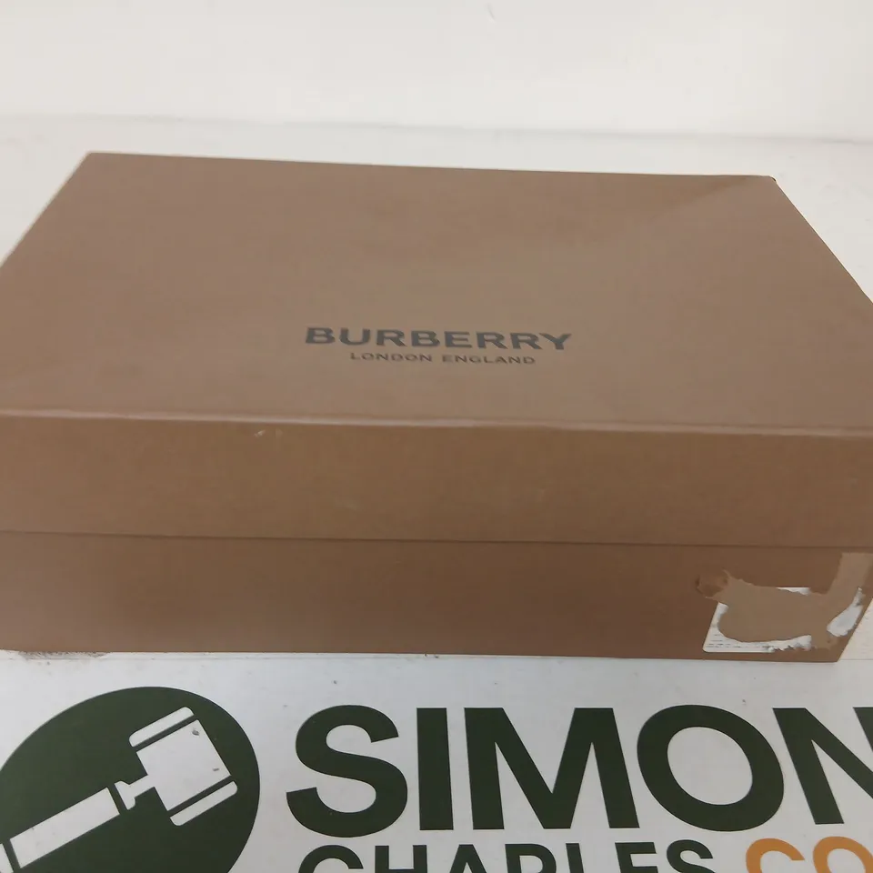 BURBERRY LOW TOP SNEAKERS – OPTIC WHITE, UK 8.5 (EU 42.5), BOXED