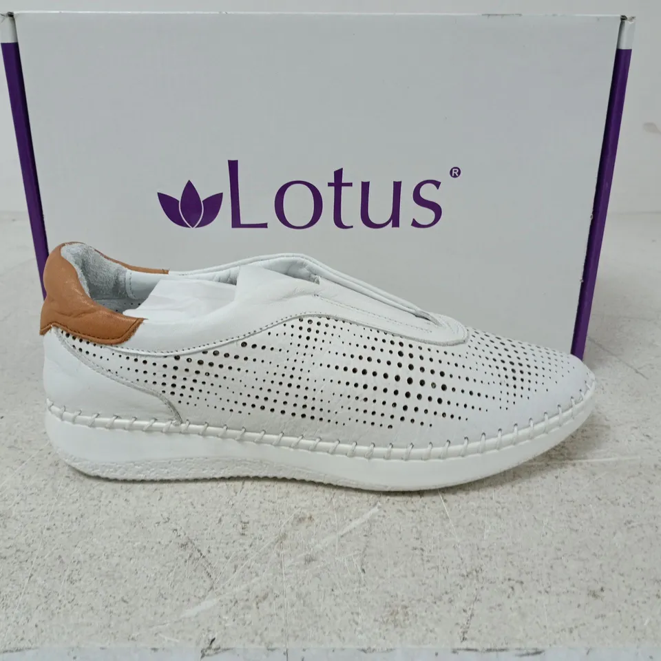 BOXED PAIR OF LOTUS LORENA SHOES IN WHITE LEATHER - EU 38