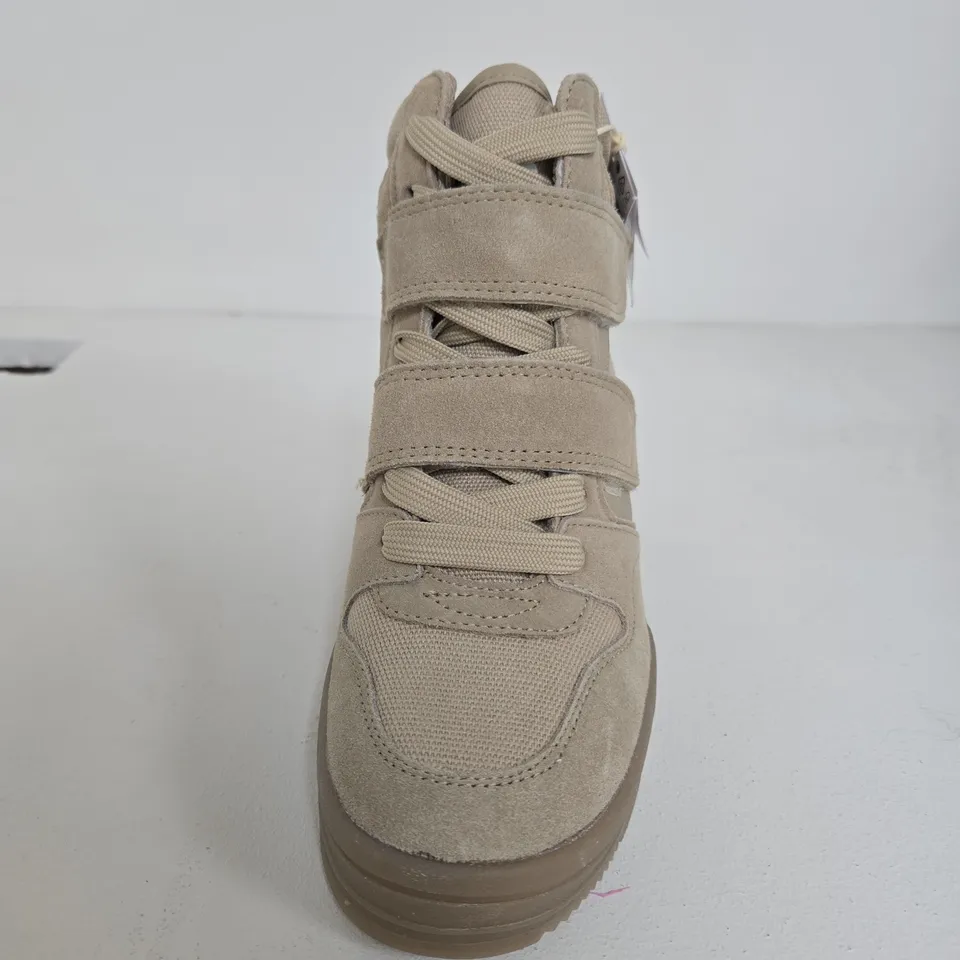BERSHKA SIZE 37