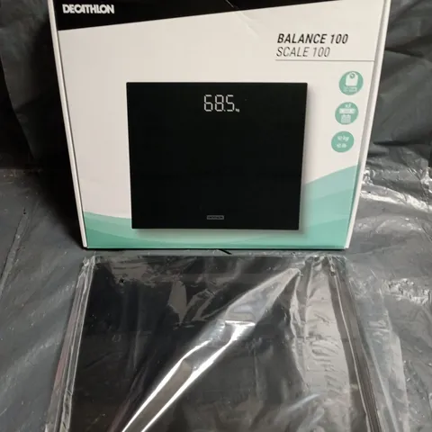 BOXED DECATHLON BALANCE 100 SCALES 