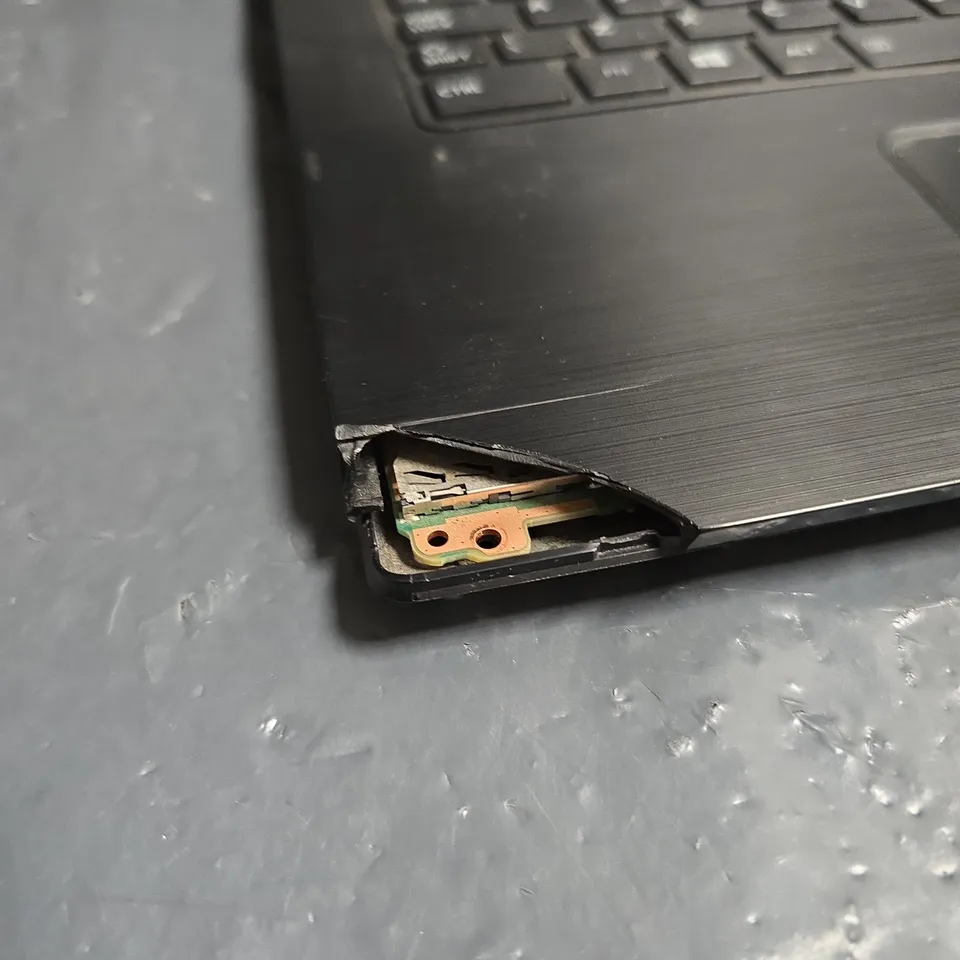 TOSHIBA  SATELLITE PRO R40-C LAPTOP