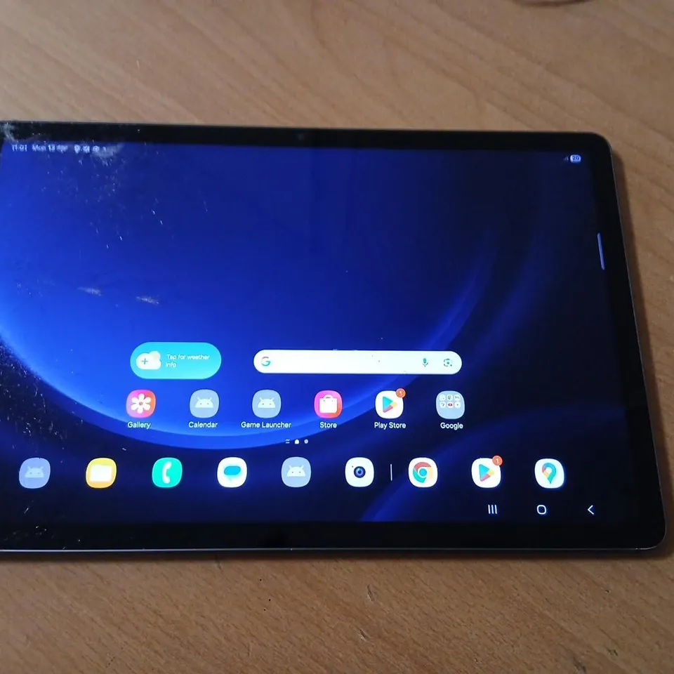 SAMSUNG GALAXY TAB S9 FE 5G TABLET – CRACKED FRONT SCREEN