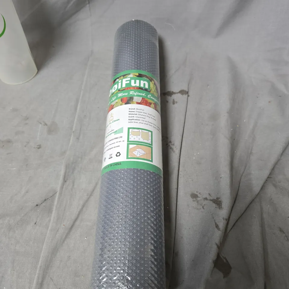 BOX OF APPROXIMATELY 10 ASSORTED HOUSEHOLD ITEMS INCLUDING MOOIFUN DRAW LINER AND SPORTS BOTTLE