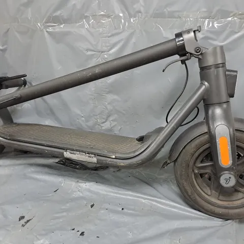 SEGWAY NINEBOTT KICKSCOOTER F2 ELECTRIC - ONE SIZE - COLLECTION ONLY