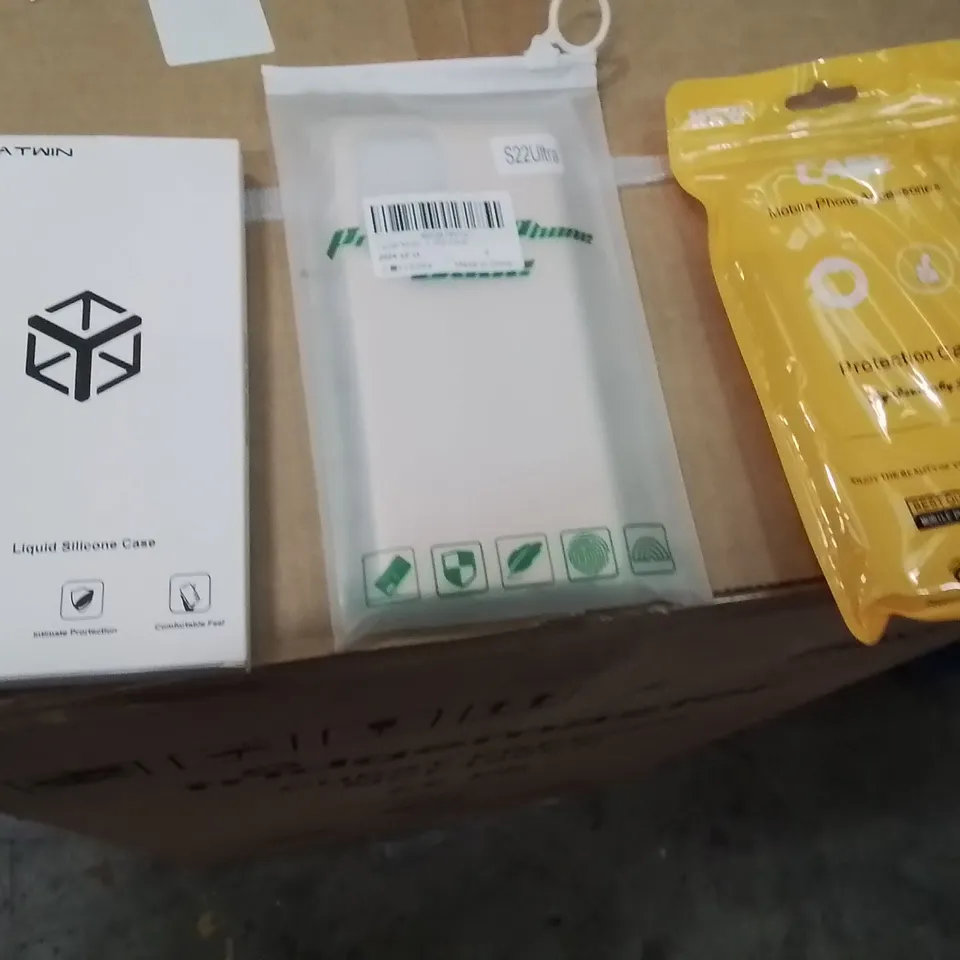 PALLET CONTAINING A LARGE QUANTITY OF PHONE CASES,SCREEN PROTECTORS