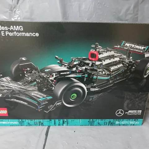 BOXED LEGO BOXED MERCEDES AMG F1 W14 PULL-BACK - 42165