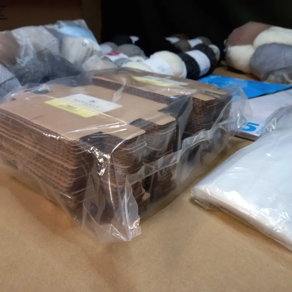 LOT OF APPROX 20 ASSORTED HOUSEHOLD/ CRAFT ITEMS TO INCLUDE: WOOL, COPIER PAPER, CLEAR BAGS