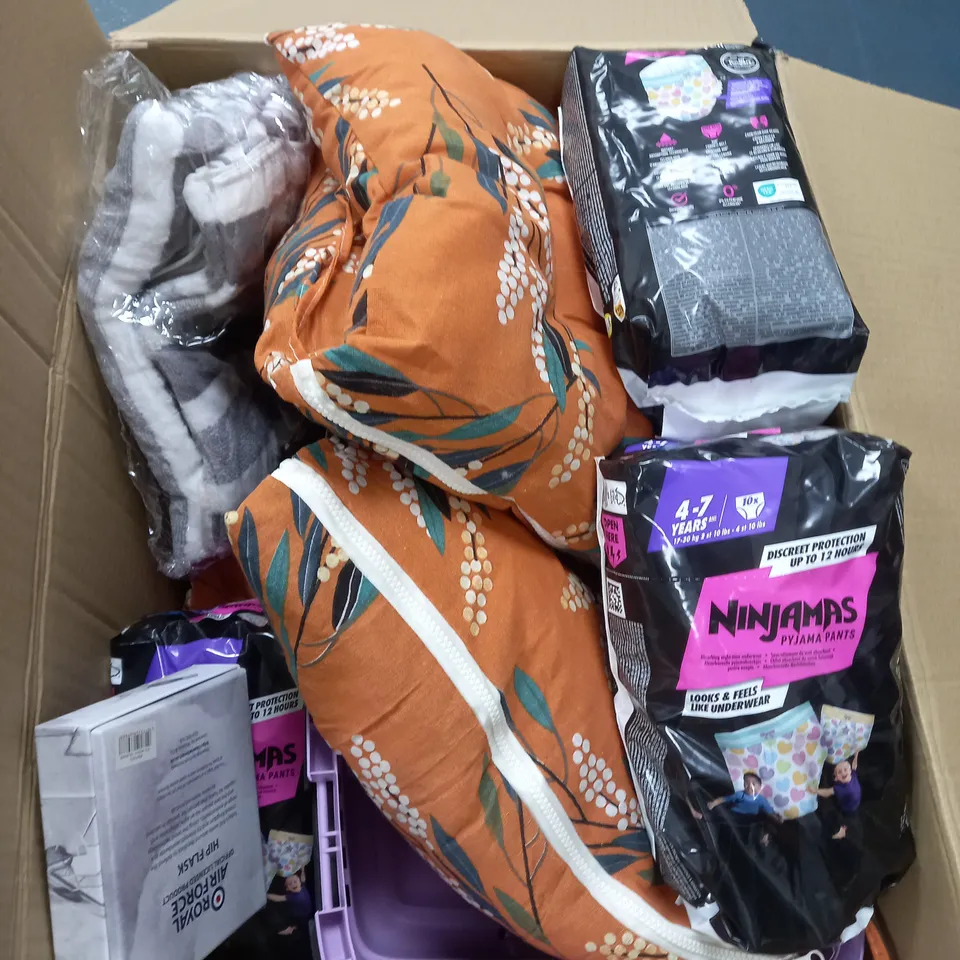 APROXIMATELY 5 ASSORTED HOUSEHOLD ITEMS TO INCLUDE PILLOWS , NAPPIES , ETC
