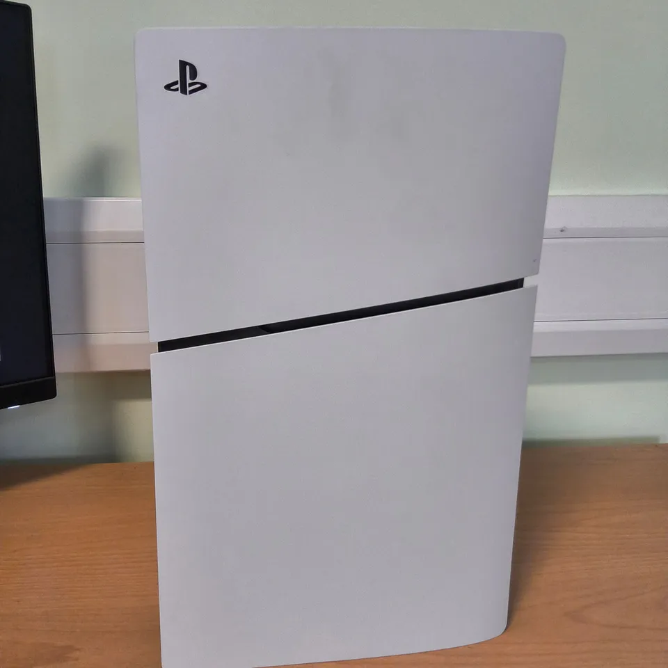 BOXED PLAYSTATION 5 1TB DISC EDITION CONSOLE WITH 2 CONTROLLERS AND LEADS - CFI-2116