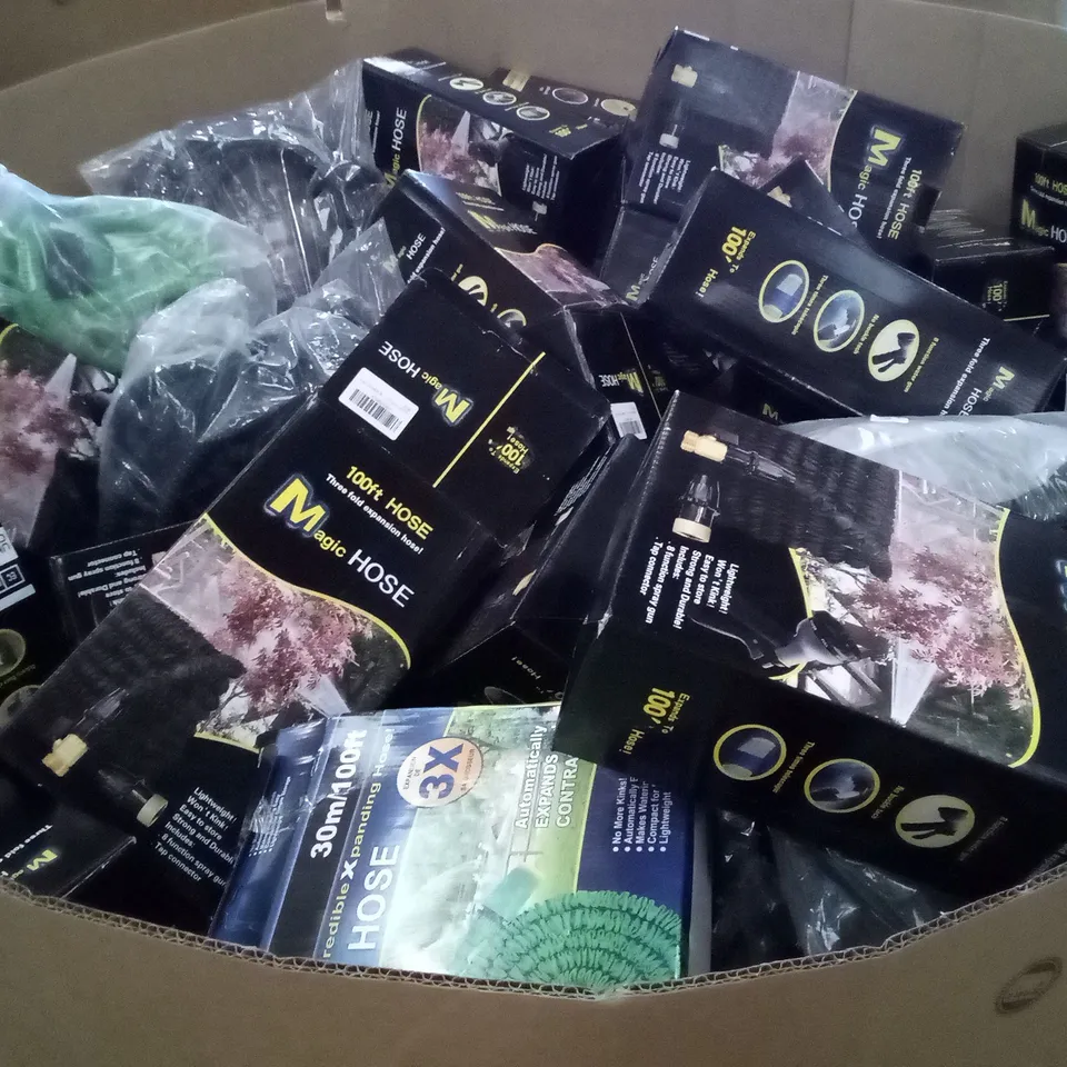 PALLET OF ASSORTED GARDEN HOSES