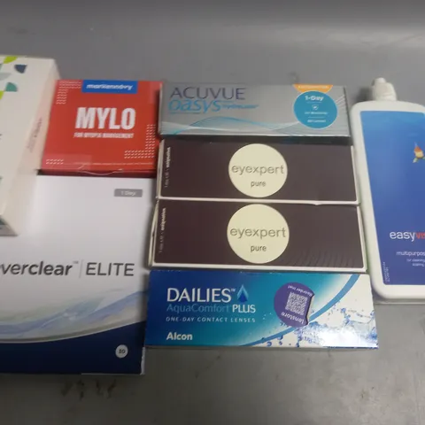 LOT OF ASSORTED EYE CARE ITEMS TO INCLUDE EVERCLEAR, SPECSAVERS AND ACUVUE