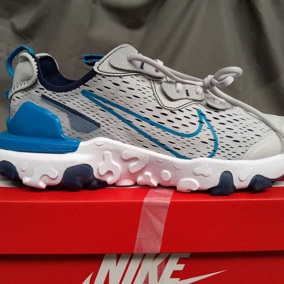BOXED NIKE REACT VISION IN GREY FOG & BLUE - UK 5.5