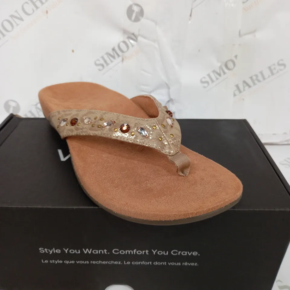BOXED PAIR OF LUCIA SANDALS IN BEIGE SIZE 6