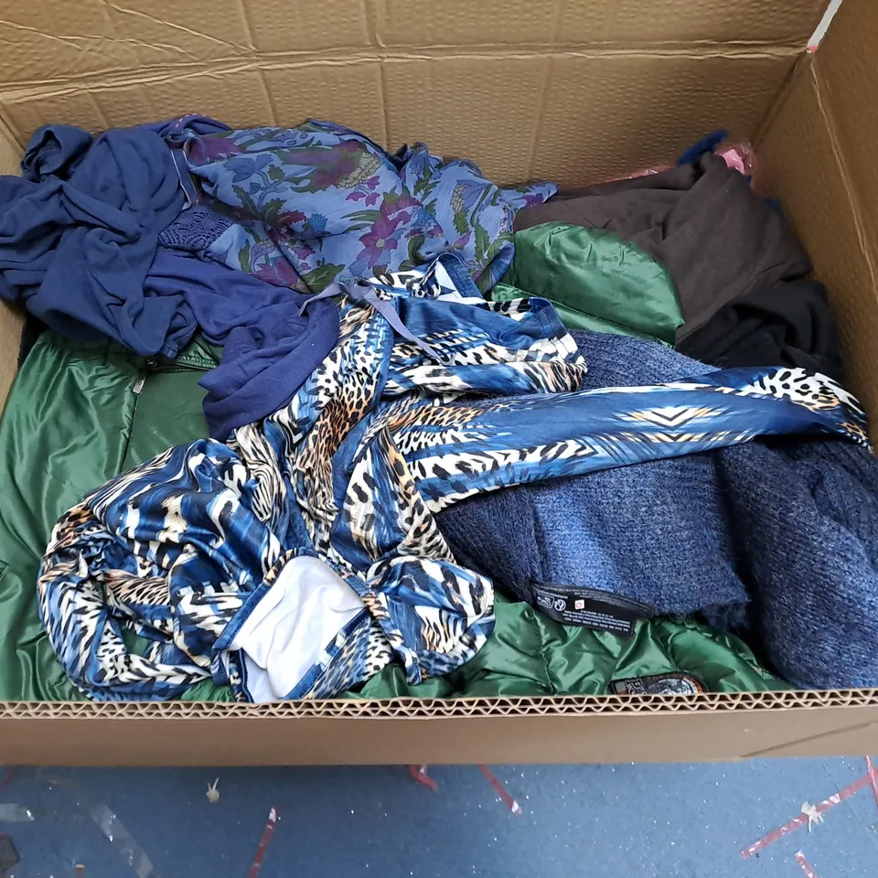 LARGE QUANTITY OF ASSORTED CLOTHING ITEMS TO INCLUDE JDY, ZARA AND SHEIN