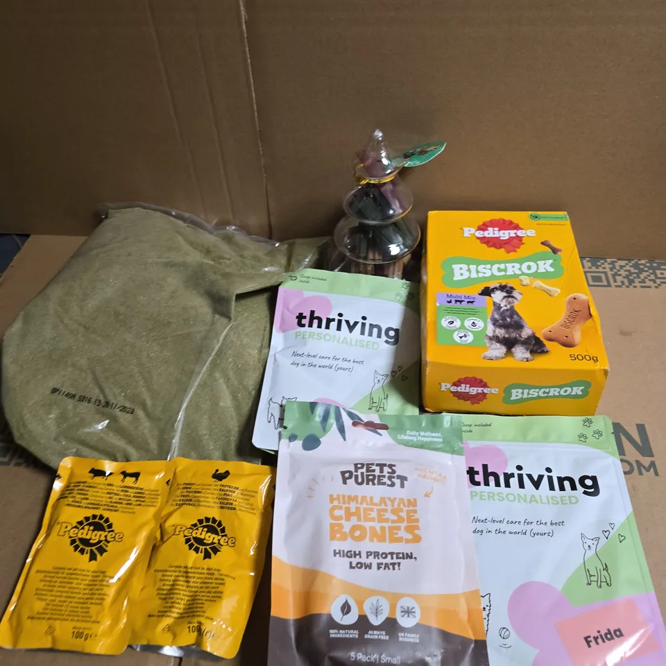APPROX 15 ASSORTED PET FOODS & TREATS TO INCLUDE PEDIGREE, PETS PUREST AND DOG TREATS 