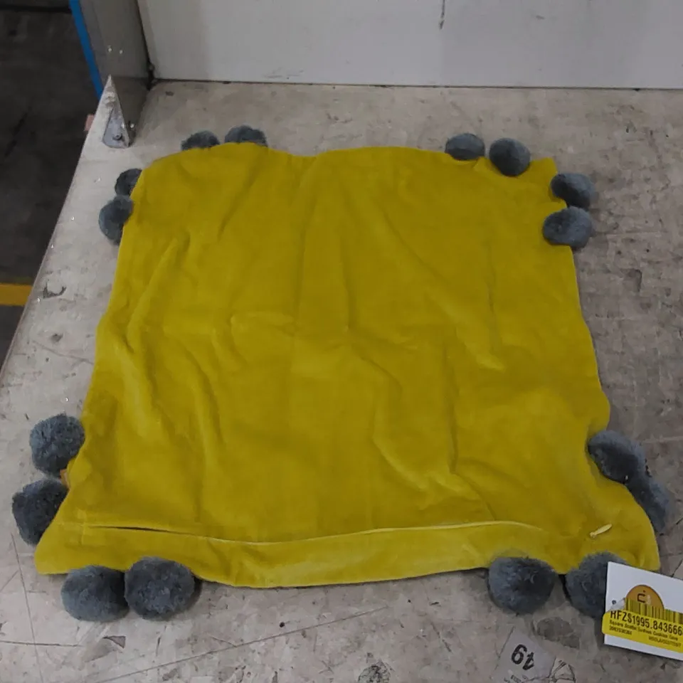 CCsSQUARE SCATTER CUSHION COVER