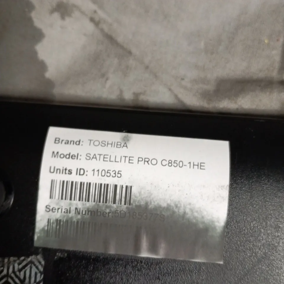 TOSHIBA SATELLITE PRO C850-1HE LAPTOP