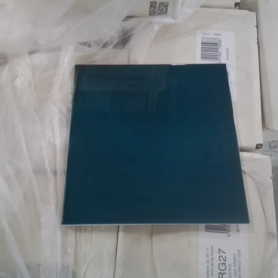 PALLET TO CONTAIN APPROX 96 X CARTONS OF JOHNSON PRISMATICS DEEP SEA GREEN GLAZED WALL TILES - 25 TILES PER CARTON // TILE SIZE: 197 X 197 X 6.5mm