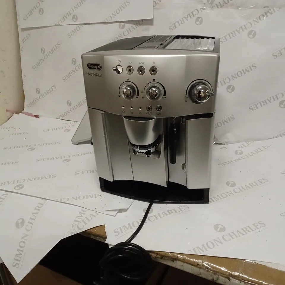 DELONGHI MAGNIFICA COFFEE MACHINE 
