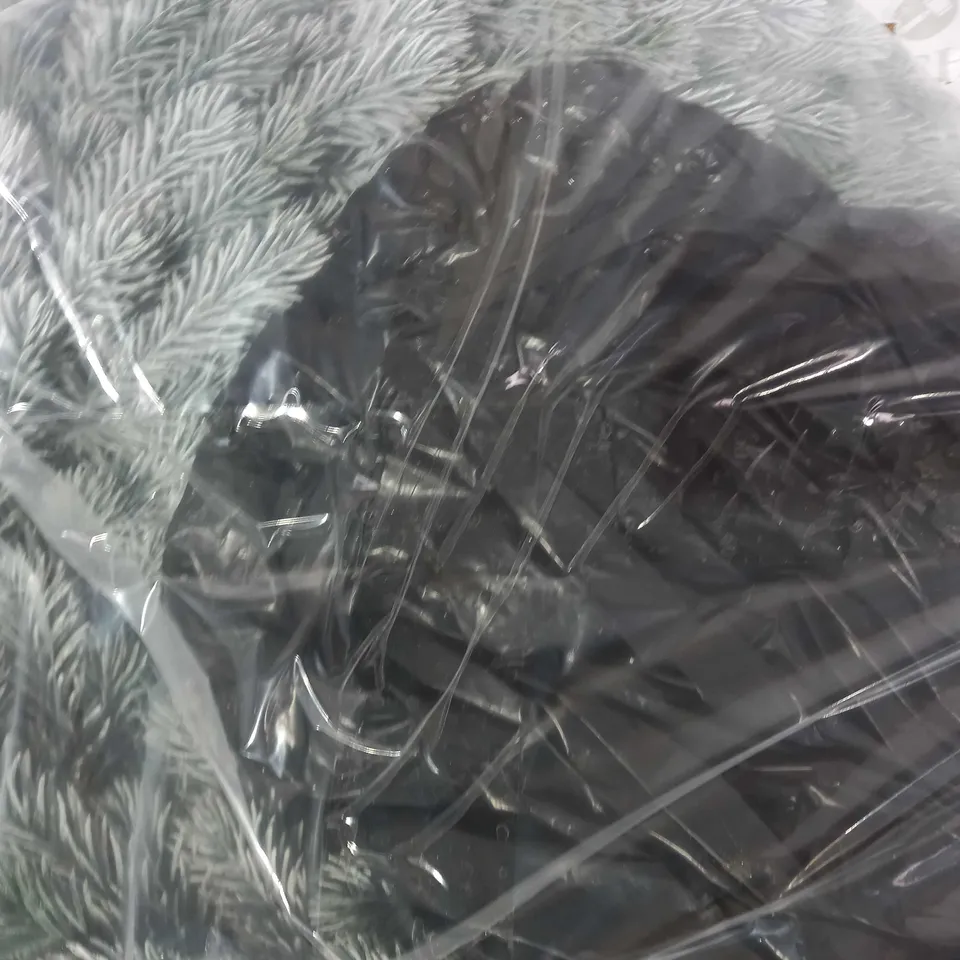 GARDEN REFLECTIONS OUTDOOR FROSTED LED WREATH