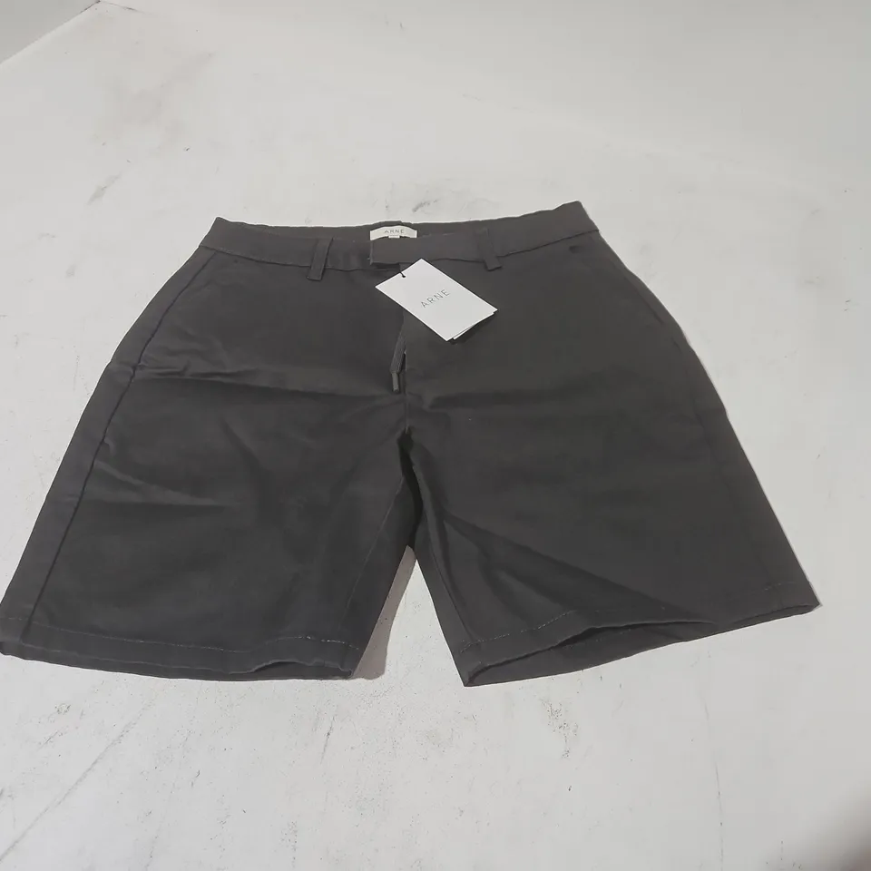 ARNE TAILORED CHINO SHORTS IN GREY - 30R