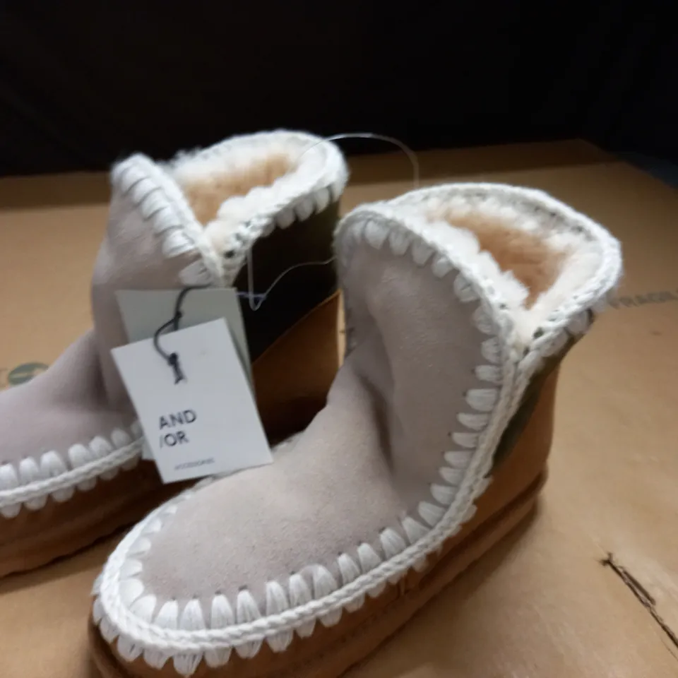 PAIR OF AND/OR LEATHER BOOTS IN BROWN - SIZE UNSPECIFIED
