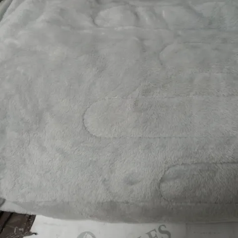 COZEE HOME HEATED BLANKET IN LIGHT GREY