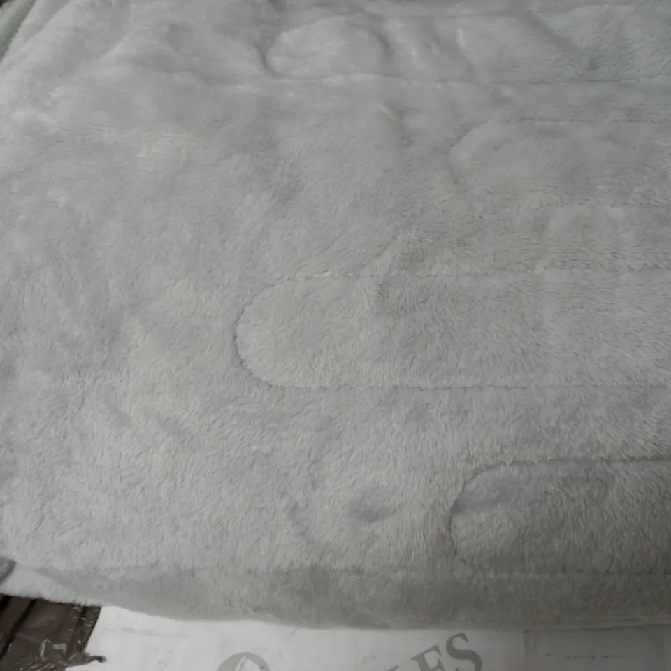 COZEE HOME HEATED BLANKET IN LIGHT GREY