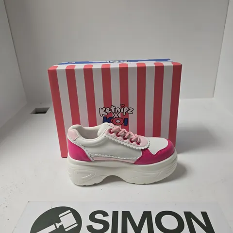 BOXED KETNIPZ X KOI SNEAKERS – WHITE & PINK, PLATFORM SOLE - US 6
