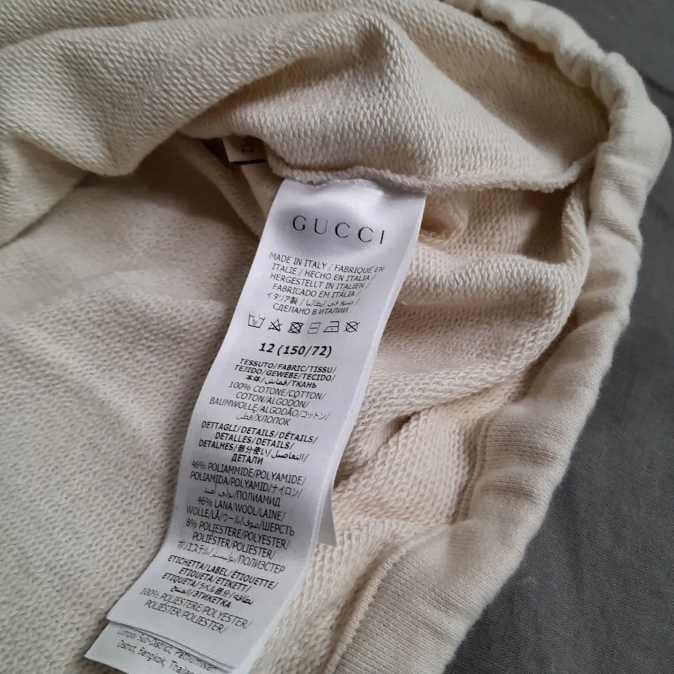 BOXED GUCCI QUARTER ZIP IN CREAM WITH HOOD - SIZE 12