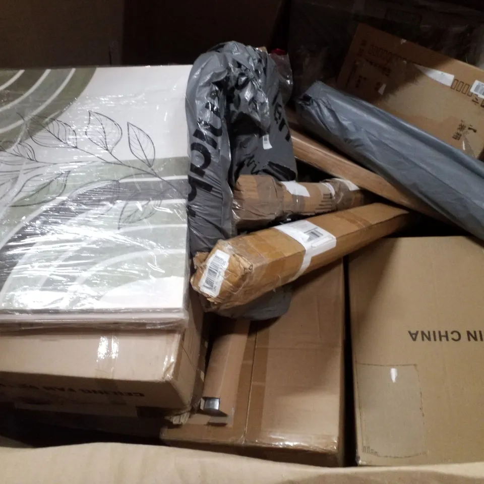 PALLET CONTAINING ASSORTED PRODUCTS INCLUDING AIR COOLER, STEEL PET STAIRS, RETRACTABLE SAFETY GATE, WALL-MOUNTED MIRROR & CAT LITTER