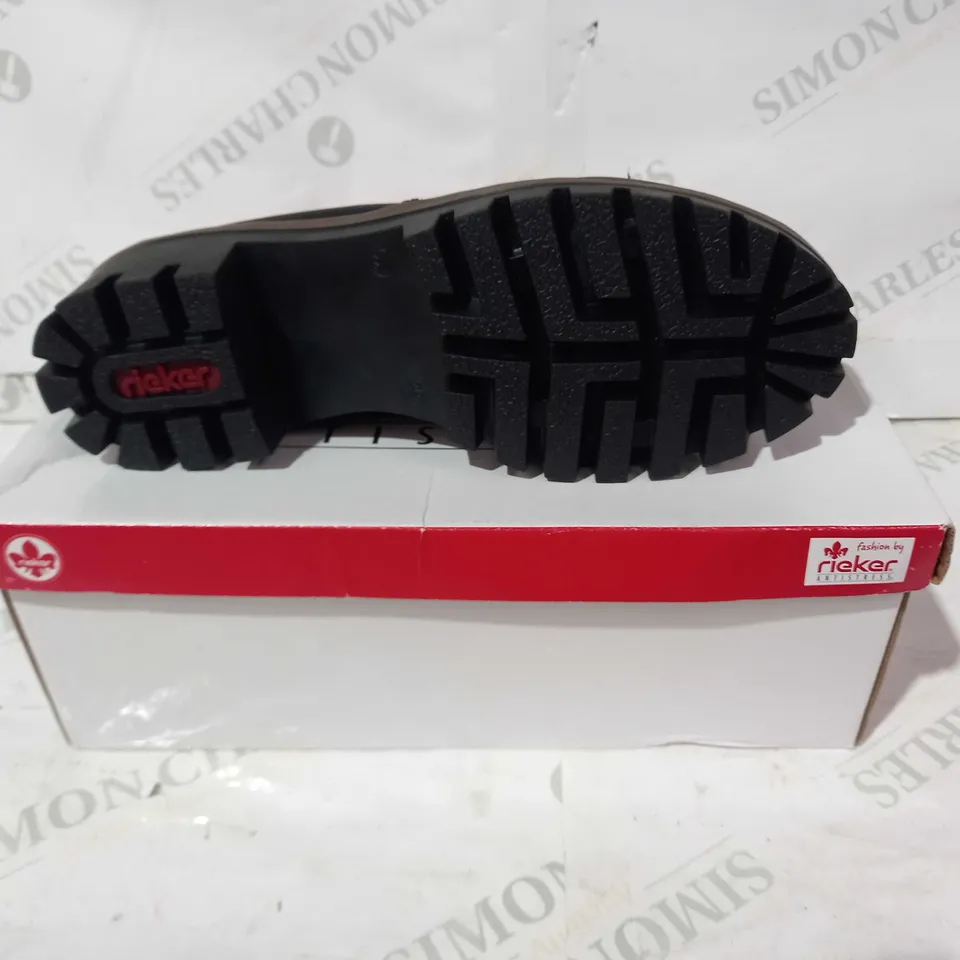 BOXED PAIR OF RIEKER WARMFUTTER FLEECE LINED ANKLE BOOTS IN BLACK EU SIZE 39