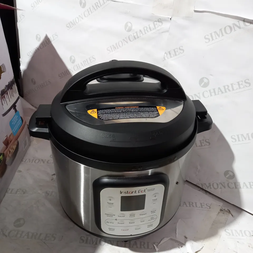 BOXED INSTANT POT DUO CRISP + AIR FRYER