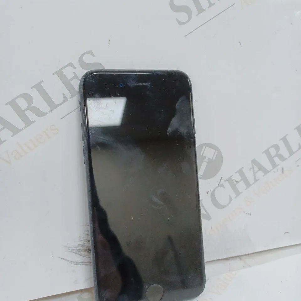 UNBOXED IPHONE 7 IN BLACK 