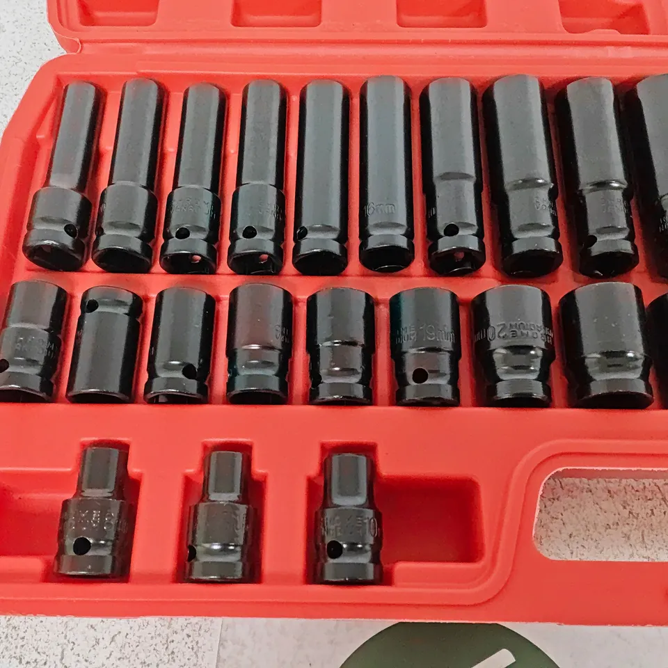 SOCKET SET IN RED CASE – 1/2" DRIVE (TOOLS & EQUIPMENT)