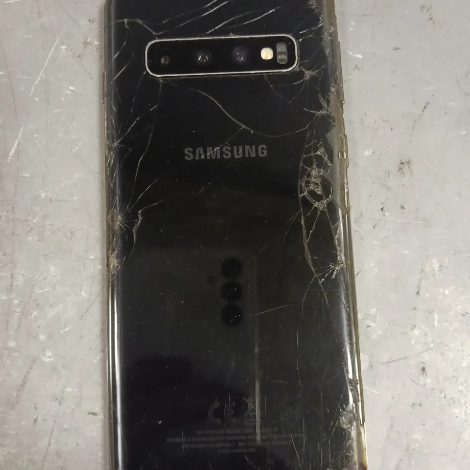 SAMSUNG GALAXY S10 SMARTPHONE 