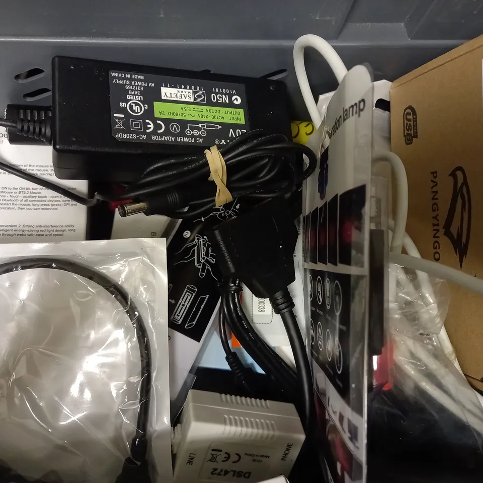 BOX OF APPROX 20 ASSORTED ELECTRICAL ITEMS TO INCLUDE SKY REMOTE, BT LANDLINE PHONE, SAMSUNG TV REMOTE CONTROL, ETC 