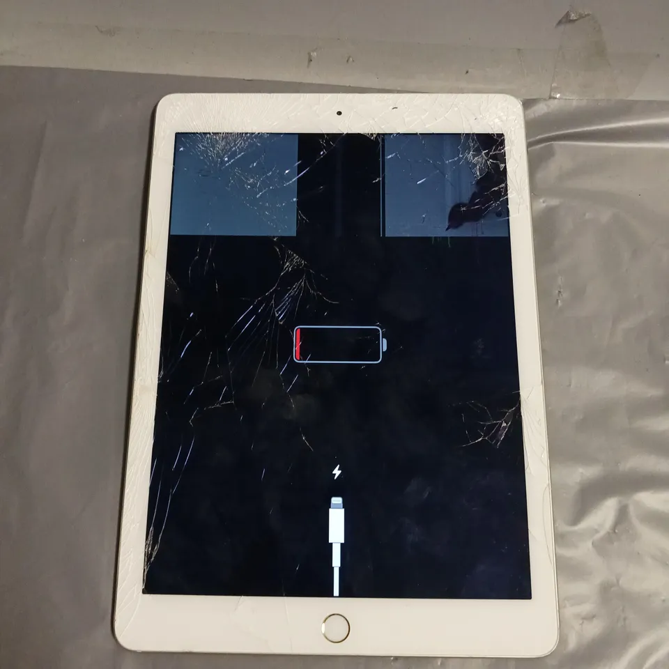 APPLE IPAD AIR 2 TABLET IN GOLD 