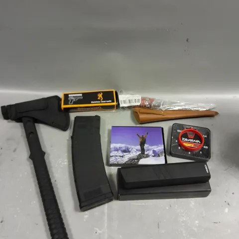 APPROXIMATELY 8 ASSORTED SPORTS/HOBBY PRODUCTS TO INCLUDE FOLDABLE KNIFE, SILENCER, HATCHET ETC - COLLECTION ONLY