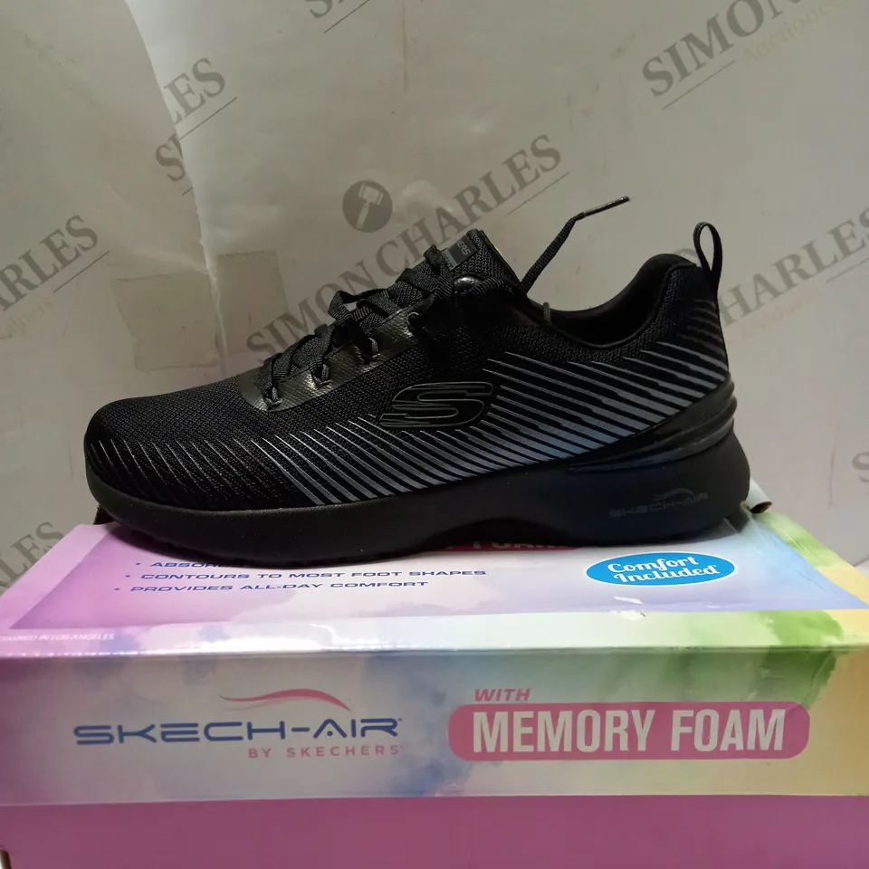 SKECHERS BLACK TEXTILE TRAINERS - SIZE 5