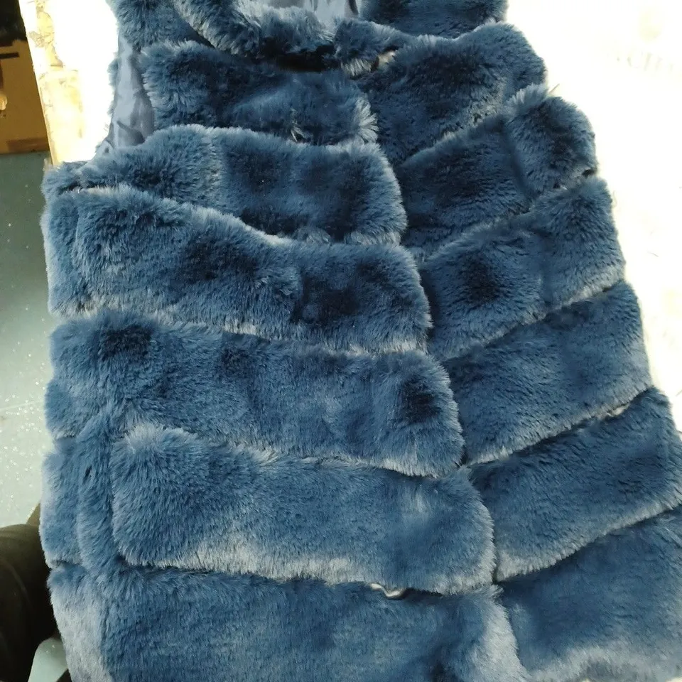 APPROXIMATELY 5 CLOTHING INCLUDING: SLEEVLESS FUR JACKETS BY FRANK USHER (ALL OF DIFFERENT SIZES AND COLOURS)