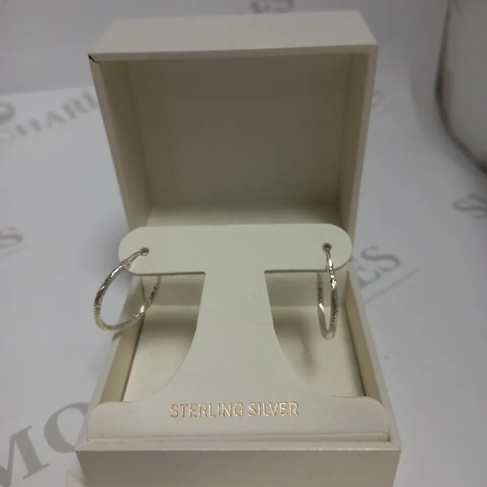 CYNTHIA ROWLEY SILVER HOOP TEXTURED EARRINGS 