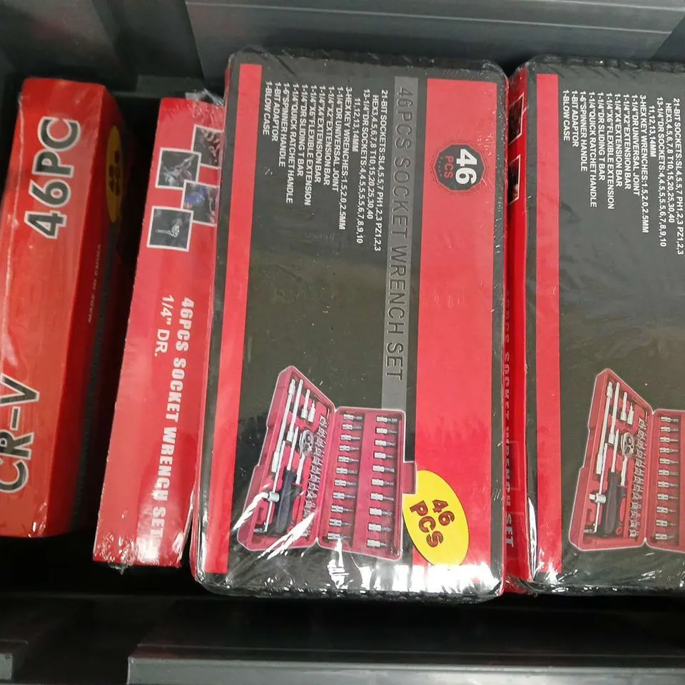 10 46-PIECE SOCKET WRENCH SETS – RED & BLACK BOX
