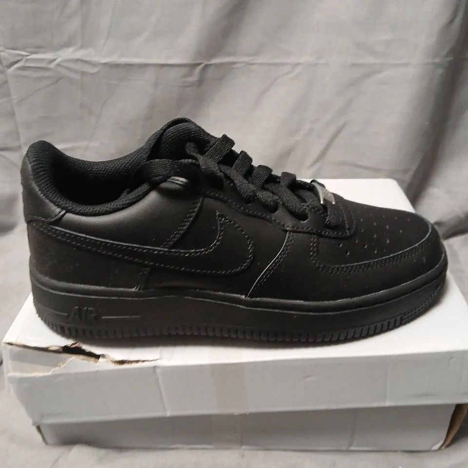 NIKE AIR FORCE 1 LE (GS) KIDS' SHOES – BLACK, UK 4.5
