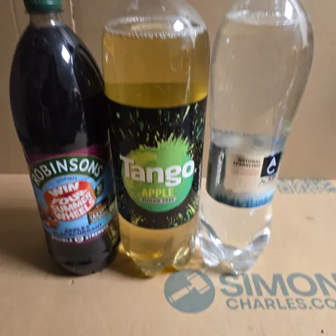 APPROXIMATELY 5 ASSORTED FOOD ITEMS TO INCLUDE - ROBINSONS, TANGO AND WATER 