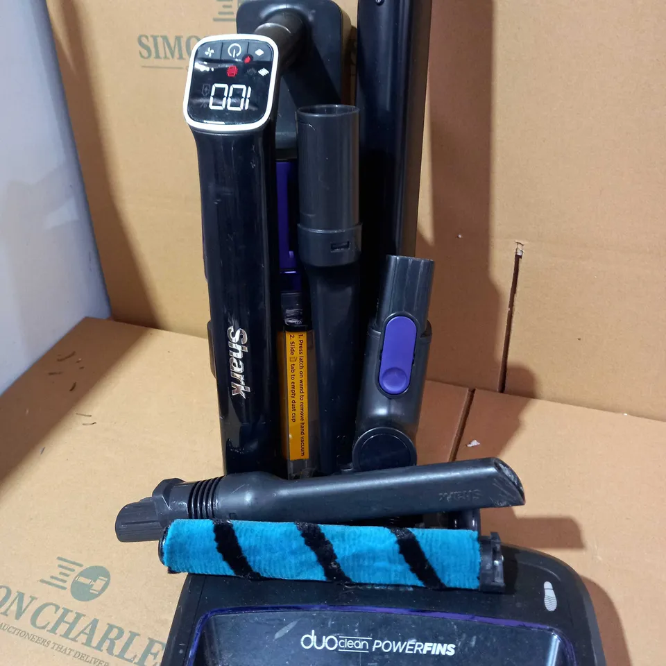 SHARK CORDLESS STICK VACUUM IZ390UKTQ