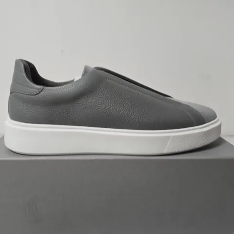 BOXED PAIR OF LEGEND VELORA TRAINER – GREY - UK SIZE 11