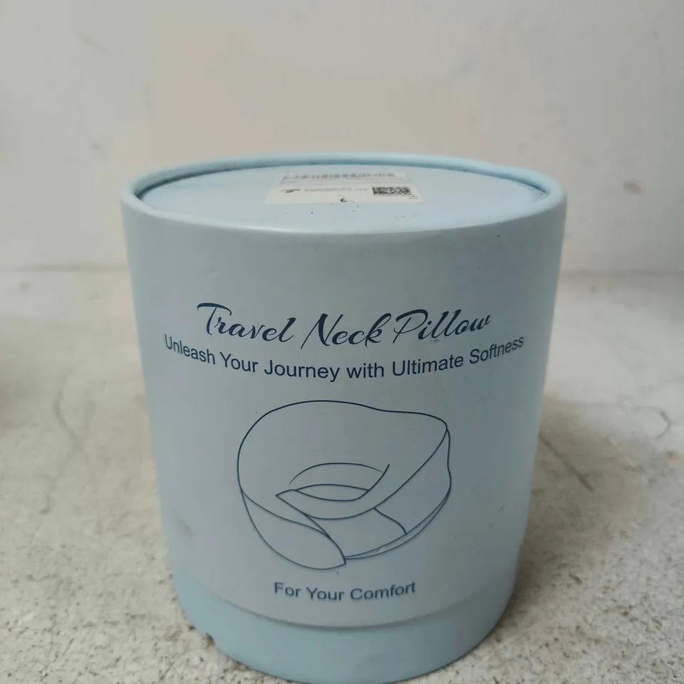 TRAVEL NECK PILLOW IN BLACK 