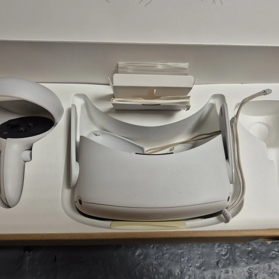 META QUEST 2 VR GAMING HEADSET - 128 GB