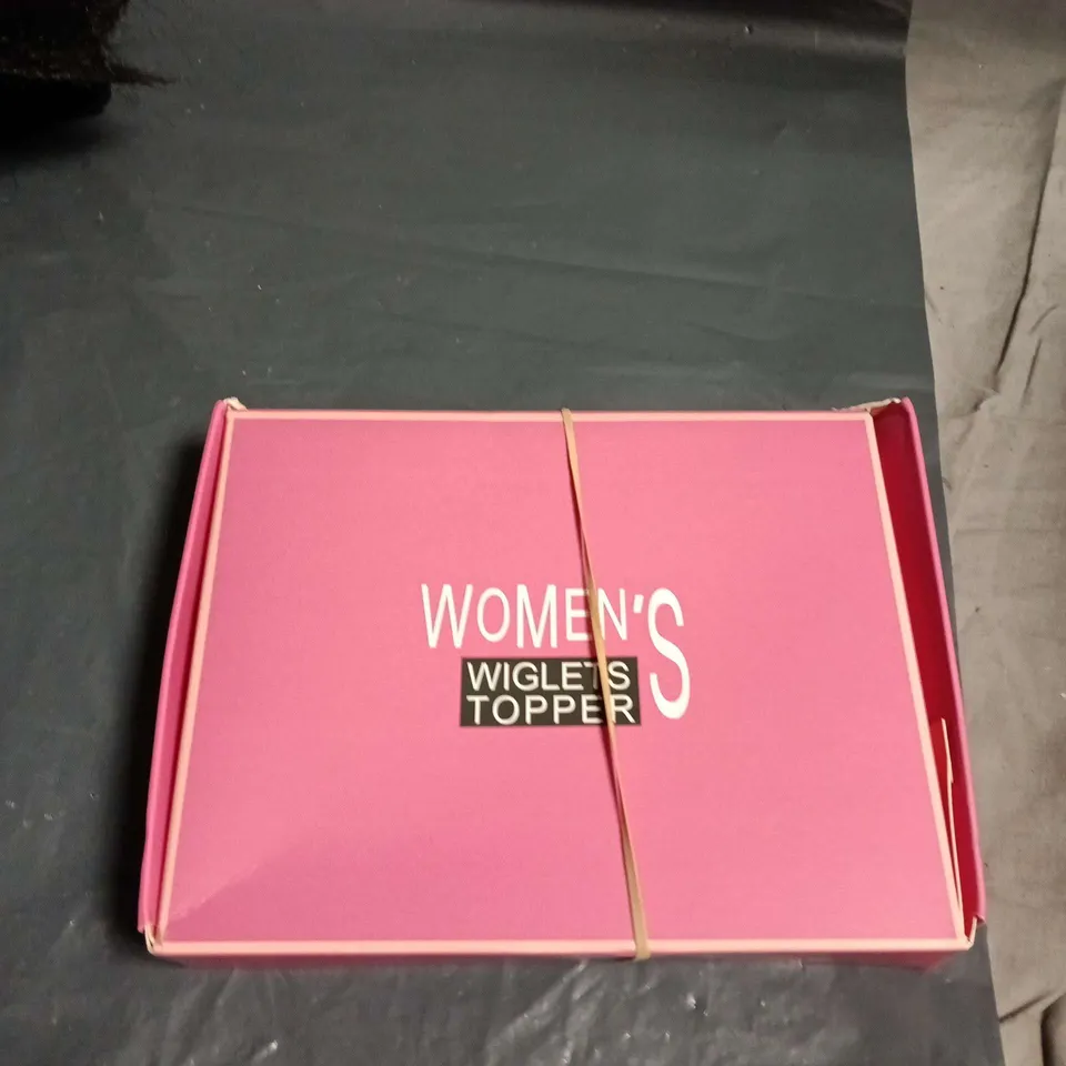 APPROXIMATELY 10 ASSORTED HEALTH AND BEAUTY ITEMS INCLUDING womens wiglet topper and beard brush 